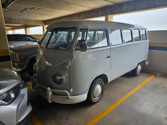 VOLKSWAGEN KOMBI 1.5 LUXO 8V GASOLINA 3P MANUAL